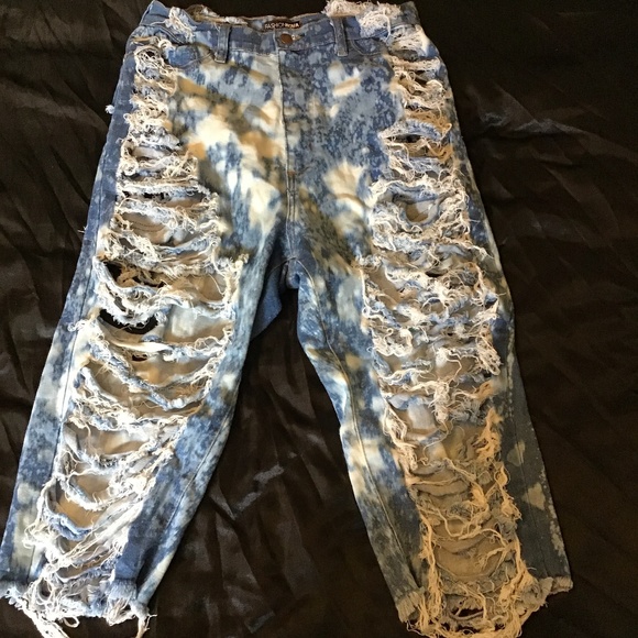 Fashion nova destressed bermuda shorts size 1x - Picture 1 of 2